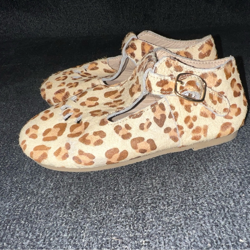 Leopard print slip on shoes sz 9